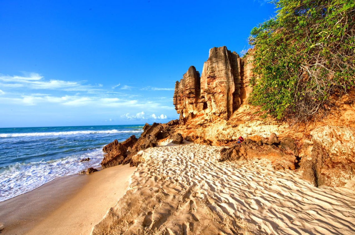 Melhores praias do Brasil: 40 lugares incríveis para visitar em 2024